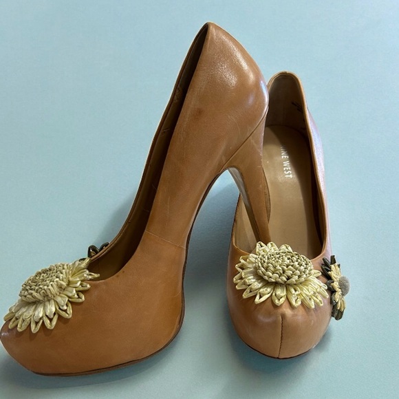 Nine West Heels - Picture 1 of 4